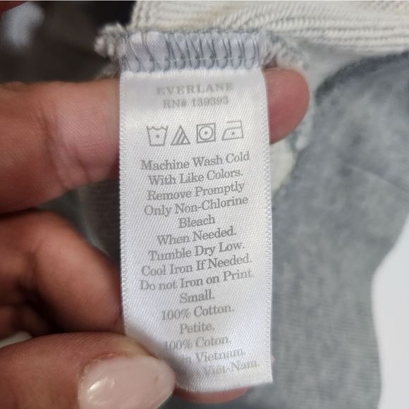 Everlane grey pink graphic  100% human typography hoodie sweatshirt size small - Picture 11 of 12